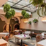 Boutique Dom - & 4* Graz