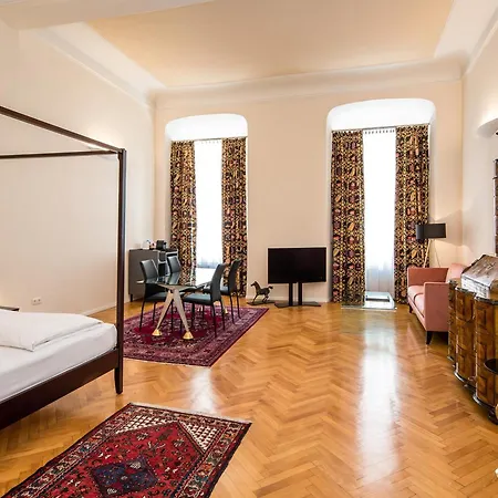 Готель Boutique Dom - & 4*