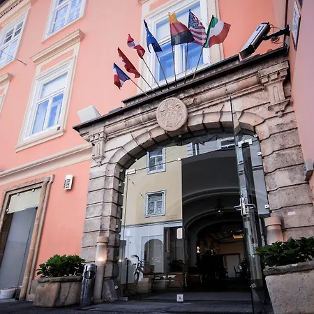 Готель Boutique Dom - & 4*