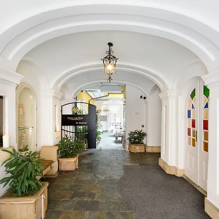 Готель Boutique Dom - & 4*