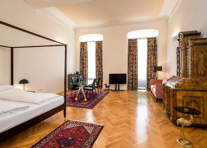 Готель Boutique Dom - & 4*