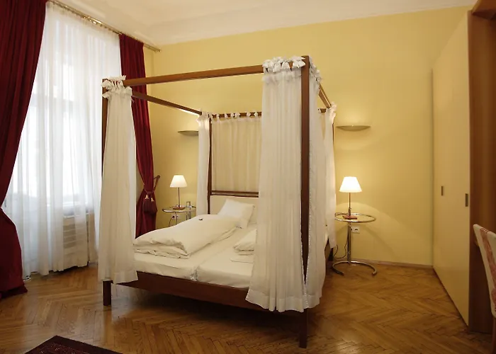 Готель Boutique Dom - & 4*